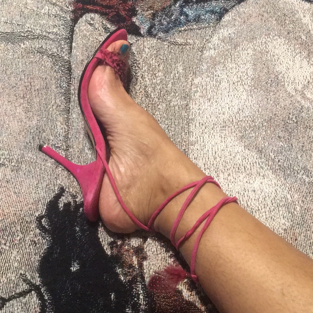 BeBe Oh my goodness Heels